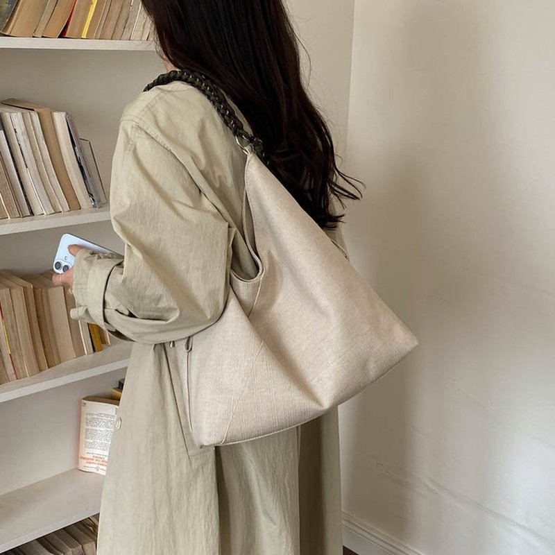 女性用クリームリブホーボーバッグ、編み込みレザーハンドル付き - Hobo Bag Slouchy のレビューと価格