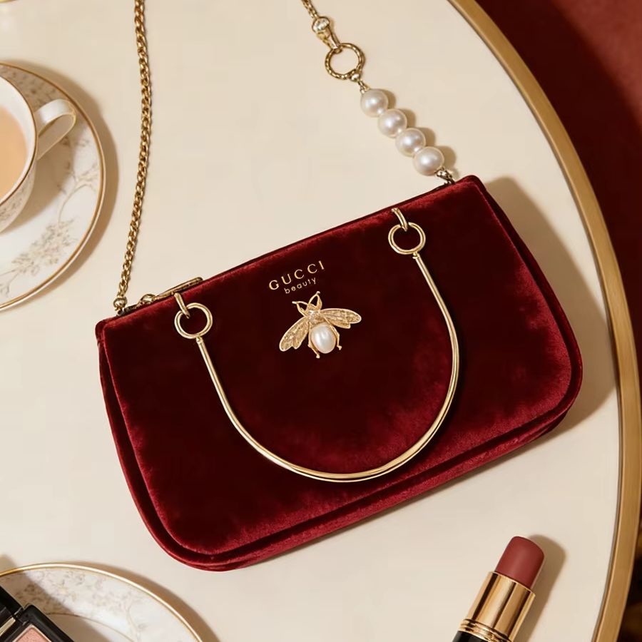 グッチの女性用バッグ ミディアムサイズ ワインレッド ベルベ - Women Bags Gucci のレビューと価格