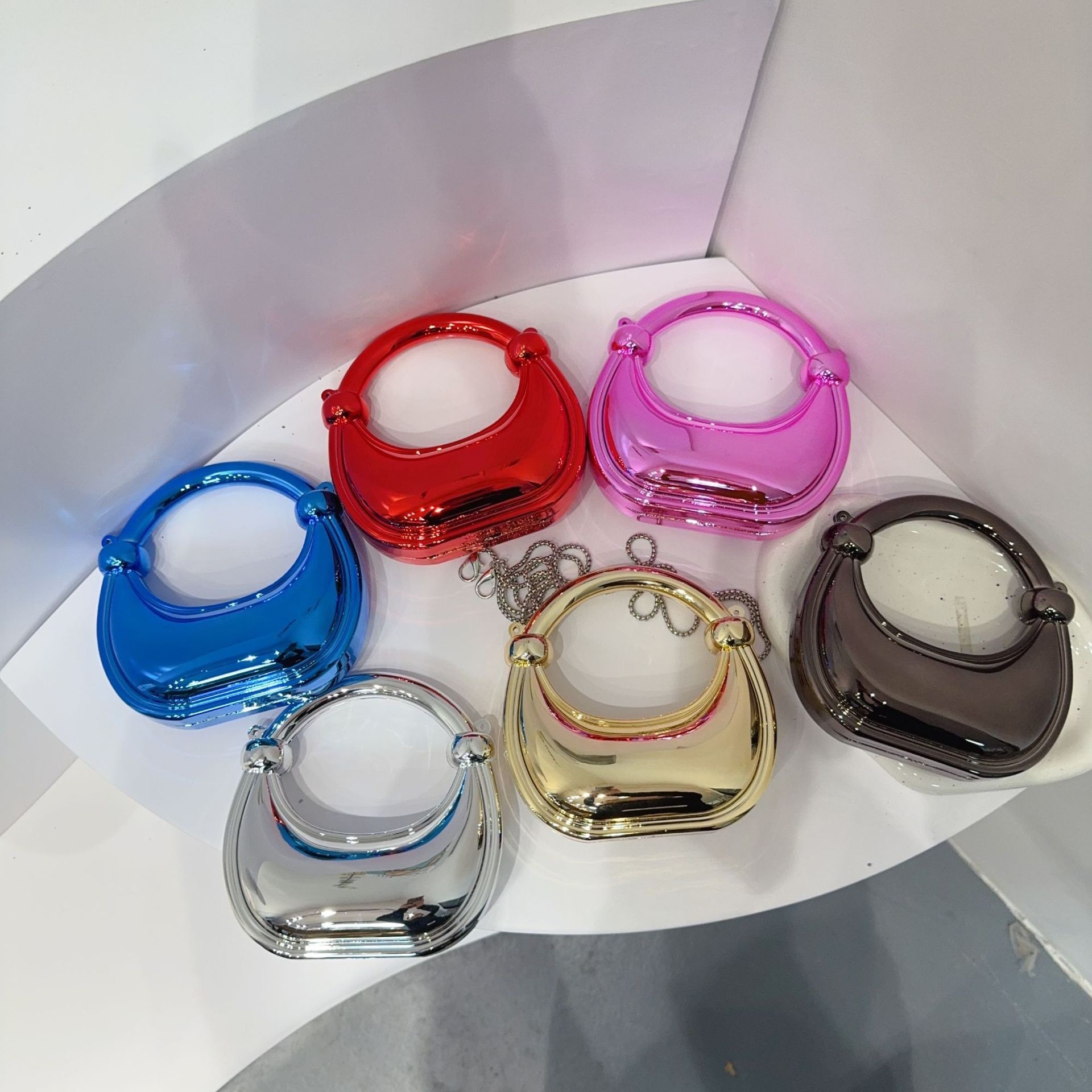 ミニゴールデンイブニングバッグ財布とハンドバッグ高級デザイナ - Women Bags Dkny のレビューと価格