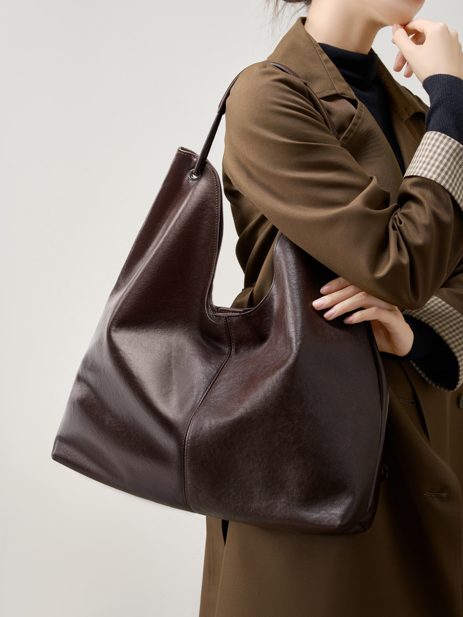 高級本革ハンドバッグ 大きめスラウチホーボーショルダーバッグ - Hobo Bag Slouchy のレビューと価格