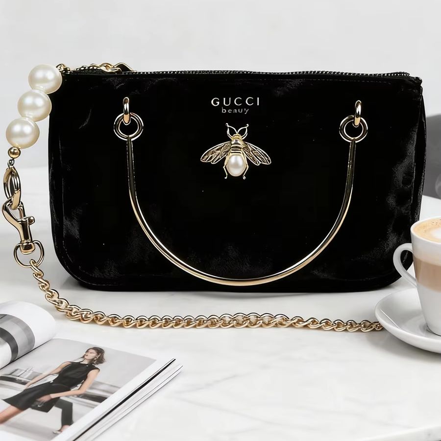 グッチの女性用バッグ ブラックベルベット インセクトエレメン - Women Bags Gucci のレビューと価格
